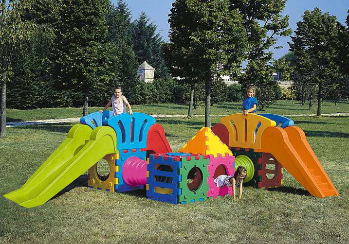 Parques infantiles con tobogán